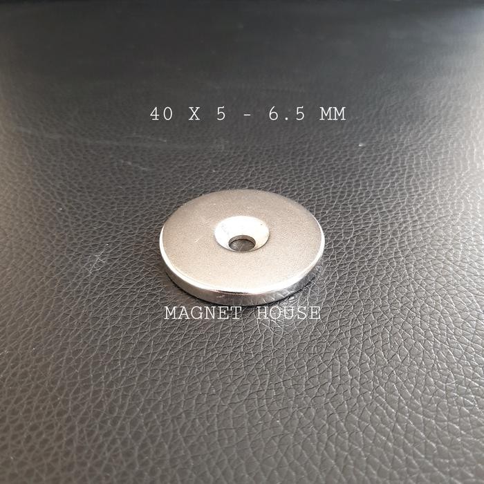 

Magnet Neodymium Countersunk 40x5-6.5 mm 40x5-6.5mm 40mmx5mm-6.5mm