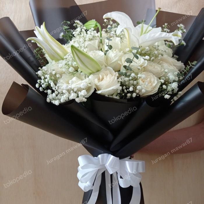 Bisa Grab Handbuket Mawar Putih 20 Tangkai Lili Putih 1 Tangkai