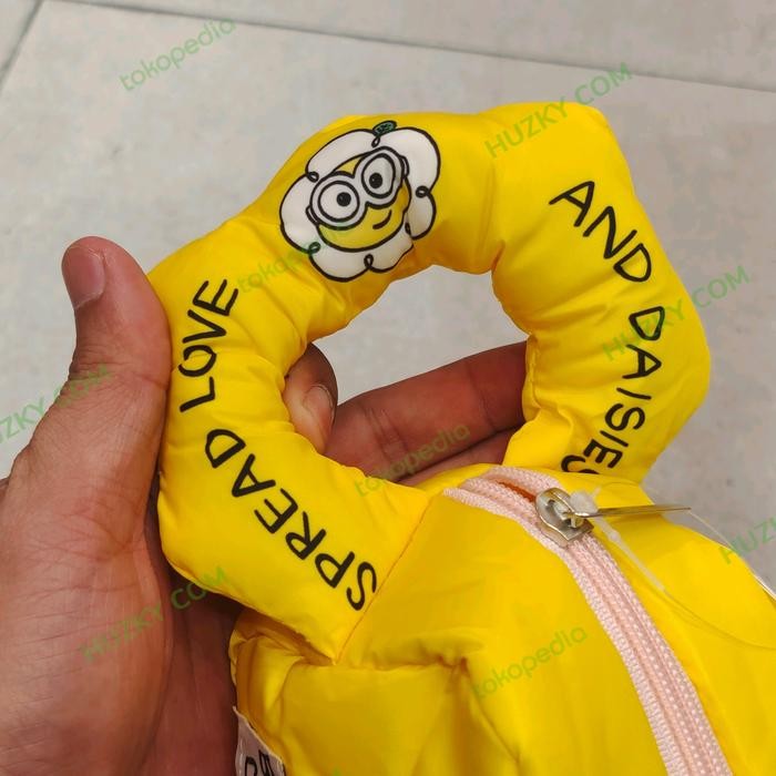 

MINISO TEMPAT PENSIL / STATIONARY CASE DAISY MINIONS COLLECTION