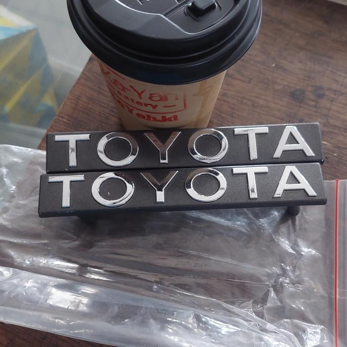 Emblem Grill Corona Twincam AT171 ST171 Original