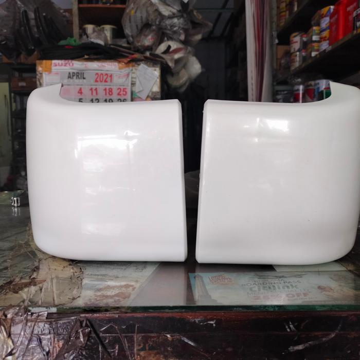 plastik kupingan pinggiran sambungan bemper bumper depan elf macan