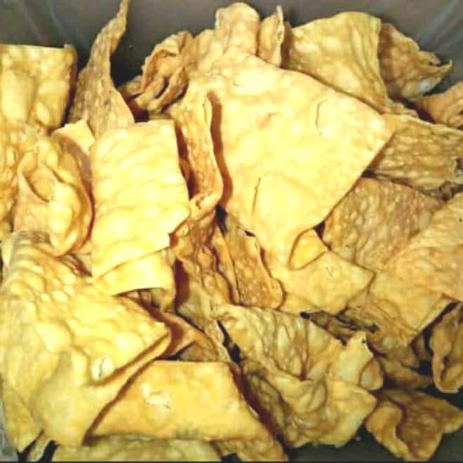 

KRIPIK BAWANG 1KG KUE LEBARAN