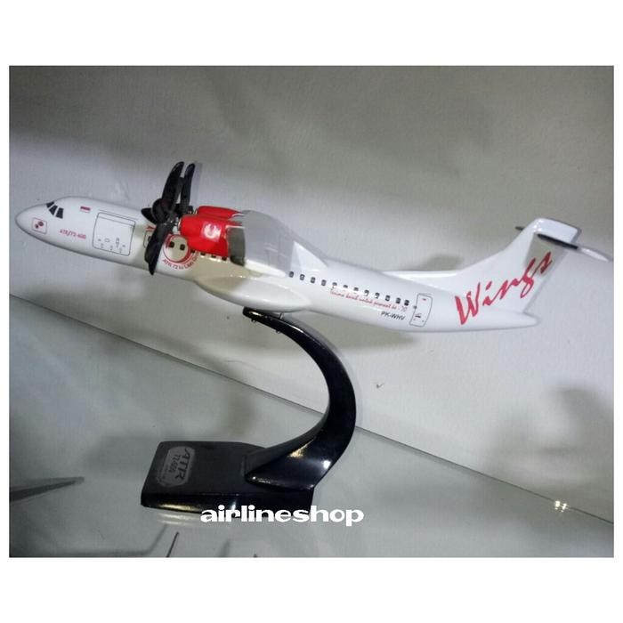 PROMO MINIATUR PESAWAT ATR WINGS AIR 72-600 , WINGS AIR 70 SKALA 1:100 PACKING AMAN
