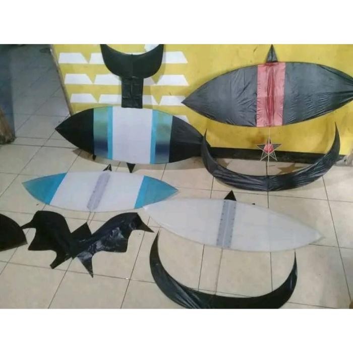 //TERLARIS LAYANGAN WAU , GAPANGAN , LAYANGAN TRADISIONAL