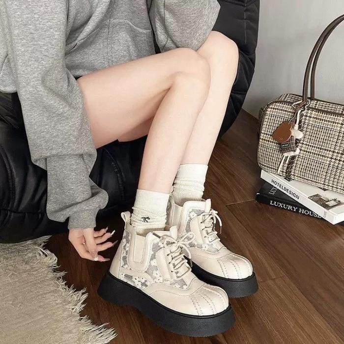 Avanceid Chanyeol Boots Sepatu Sneakers Wanita Docmart Putih Hitam