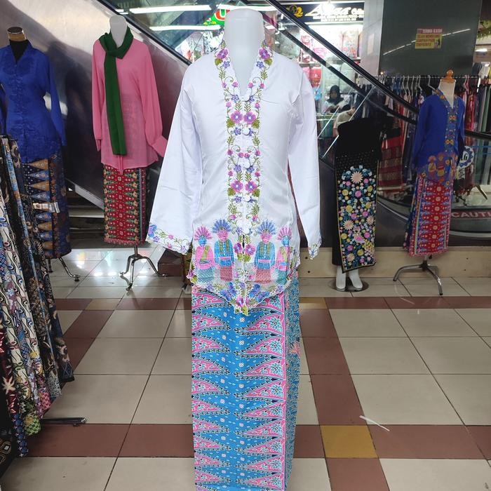kebaya encim putih anak anak.