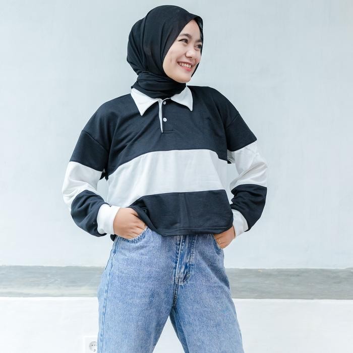 Laura Kaos Crop Top Oversize Basic Atasan Lengan Panjang Wanita