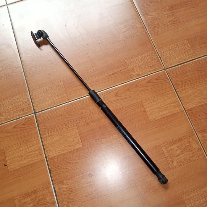 shock hidrolik bagasi Ford Fiesta