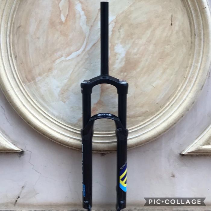 Ready Fork Suntour Epixon Oversize Non Tapper 27.5 QR Glossy Black
