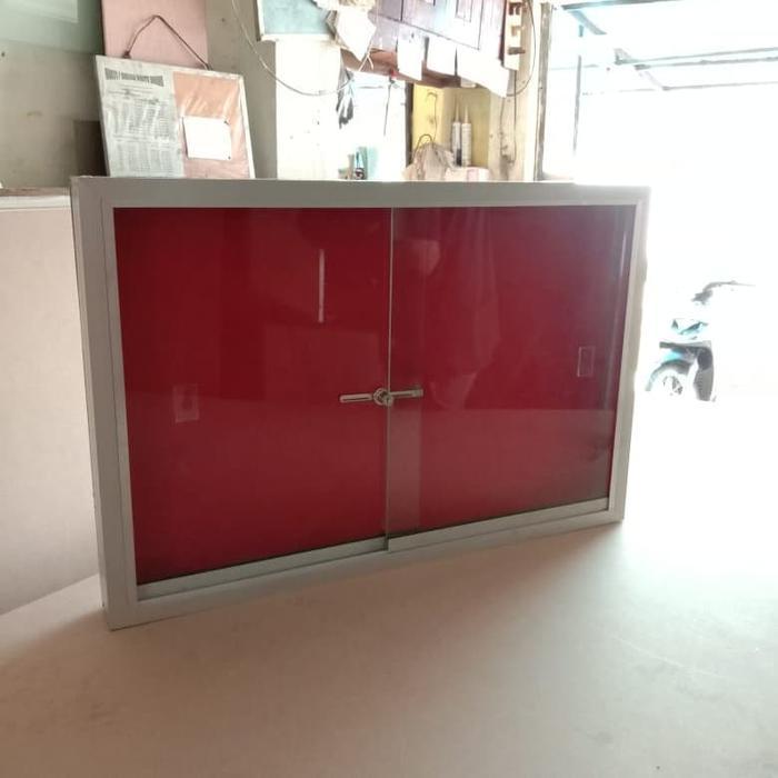 mading kaca-gantung ditembok 40 x 60 cm