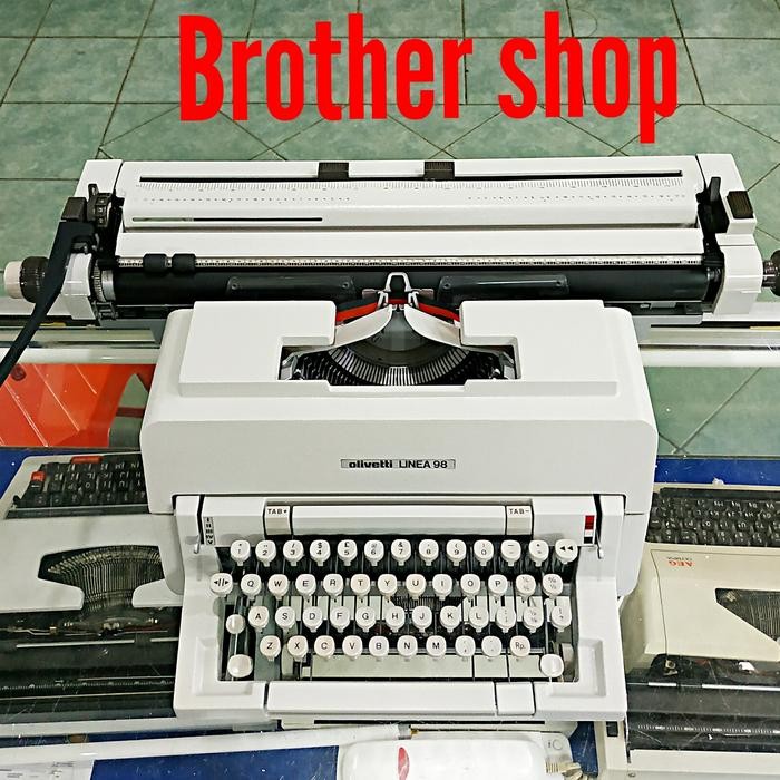 

MESIN TIK MANUAL OLIVETI LINEA 98/18INC