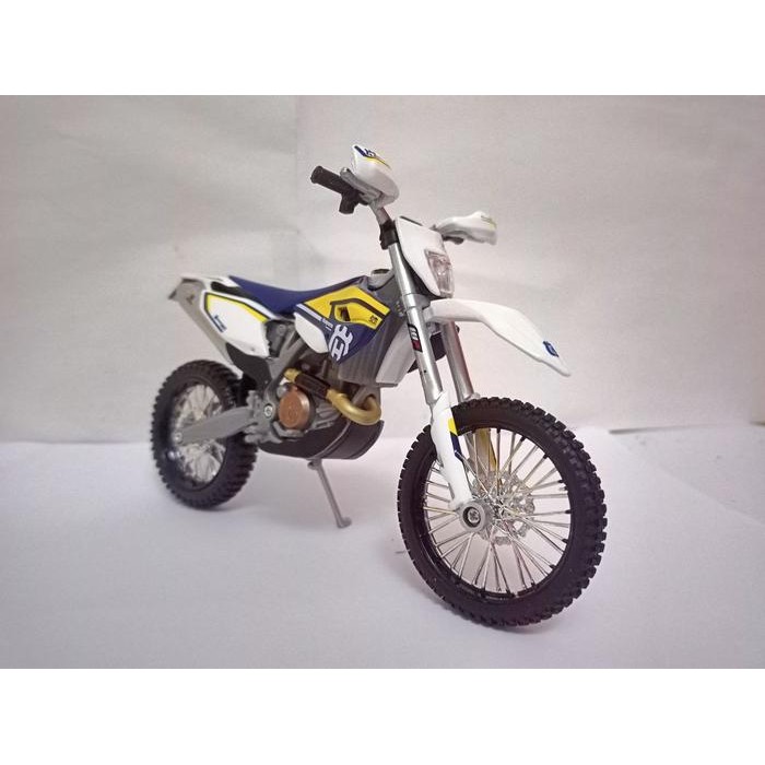 Pilihan- Diecast Motor Trail Husqvarna Fe 501 Miniatur Motorcross Maisto 1:12
