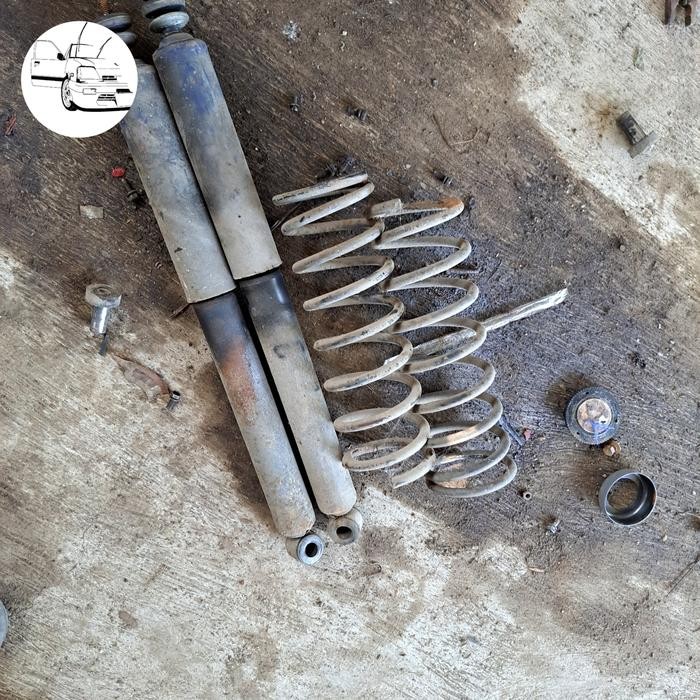 shock belakang suzuki forsa