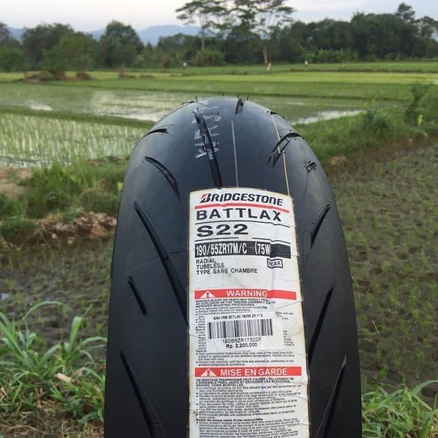 BAN BATTLAX S22 190-55 17 BAN BATTLAX BRIDGESTONE 190-55 17