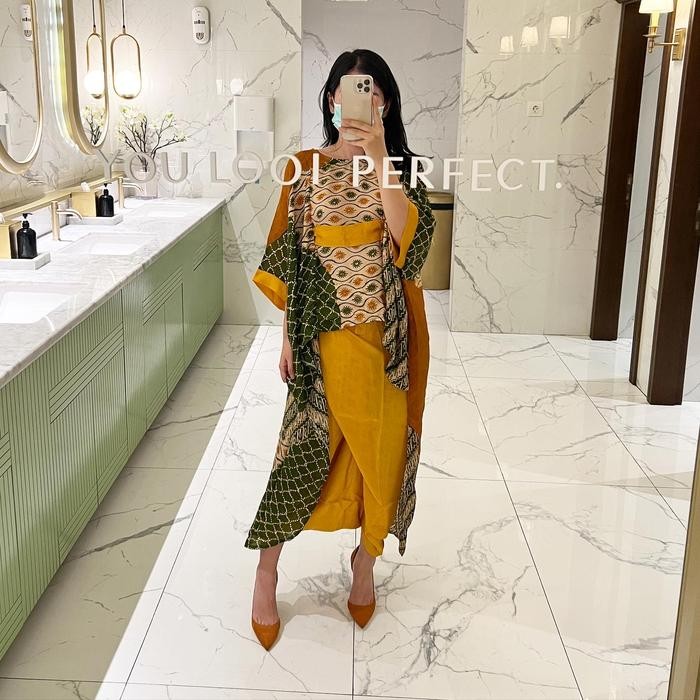 Prambanan Set / Setelan Batik