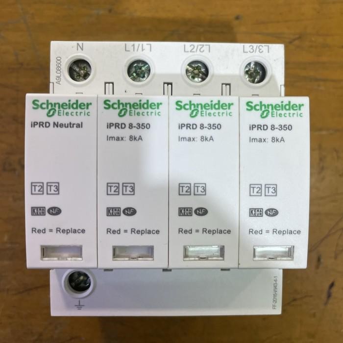 SURGE ARRESTER SCHNEIDER IPRD 8KA 3P+N