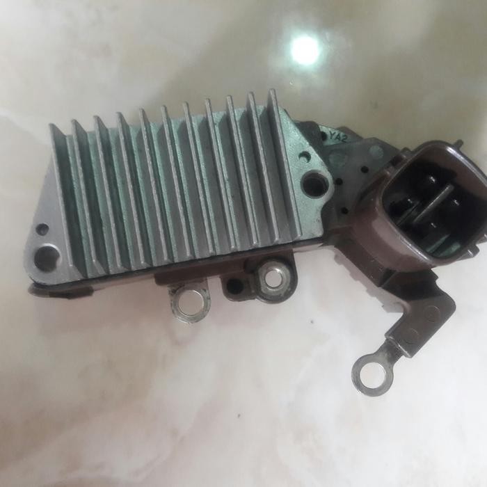 IC regulator alternator / IC dinamo ampere honda civic VTi denso type