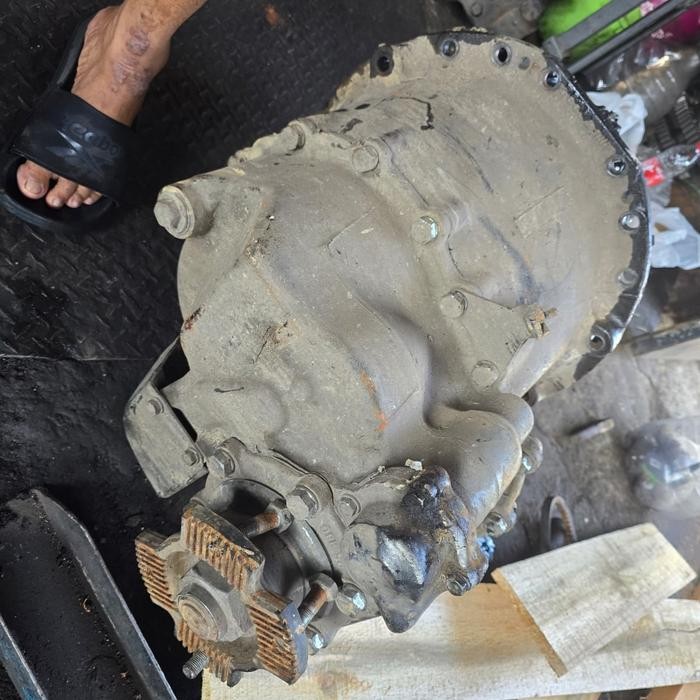 gardan hino500 tronton bagian depan 7x45 bekas