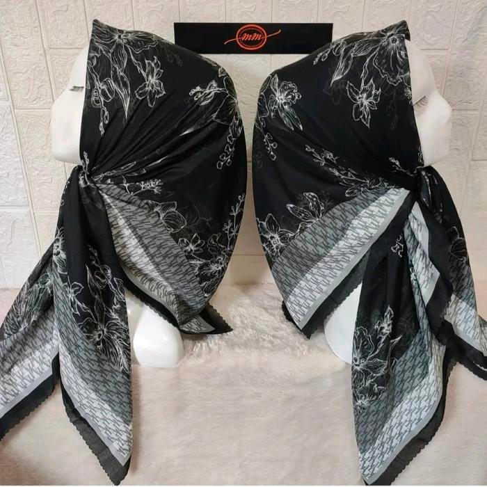 lplw- Hijab Segi Empat Voal Motif Bunga Hitam Putih