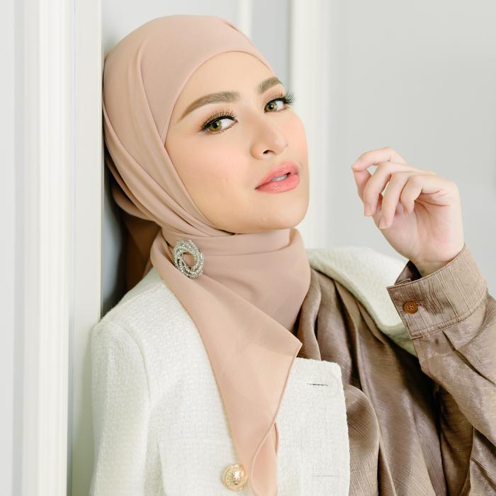 ASLI Lozy Hijab - Araa Square (Hijab Segiempat Instan Ala Inara Rusli) Muslim Ceruty Kerudung Wanita