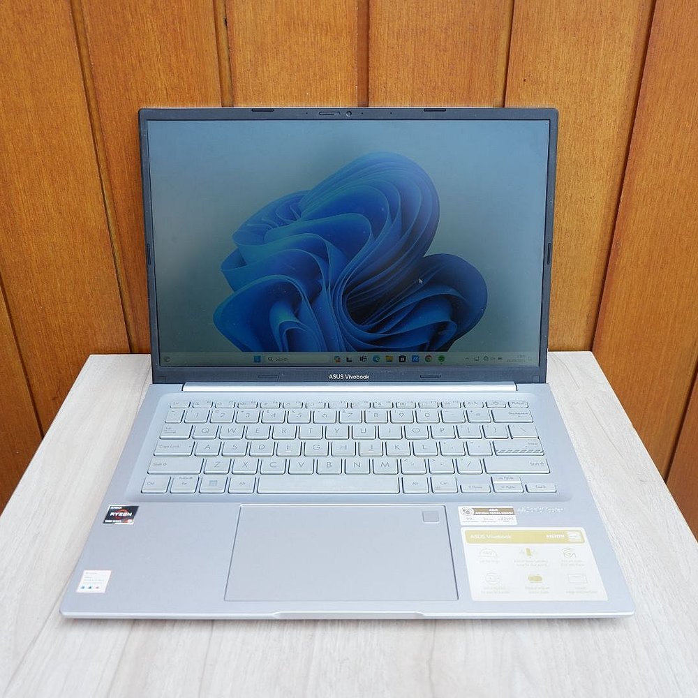 Laptop Asus VivoBook M1403QA AMD Ryzen 5 5600H Ram 8Gb Ssd 512Gb OLED Laptop Tipis Ringan Second Ber
