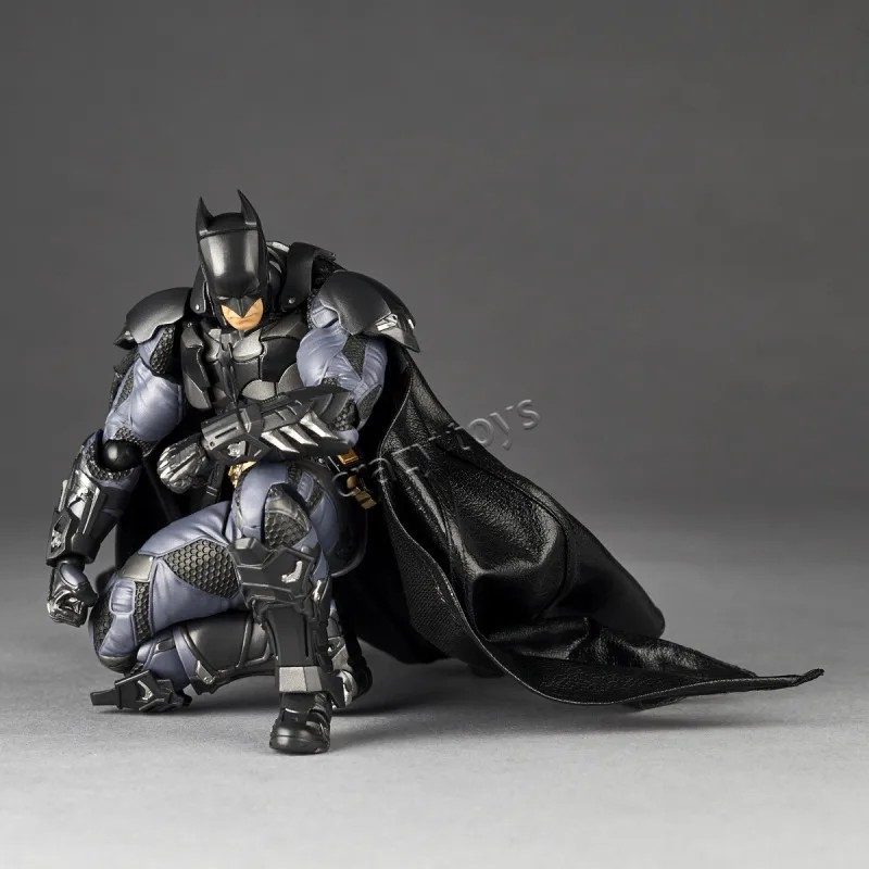 Original Kaiyodo Batman Arkham Knight Amazing Yamaguchi Revoltech NR038 Batman In Stock Anime Action