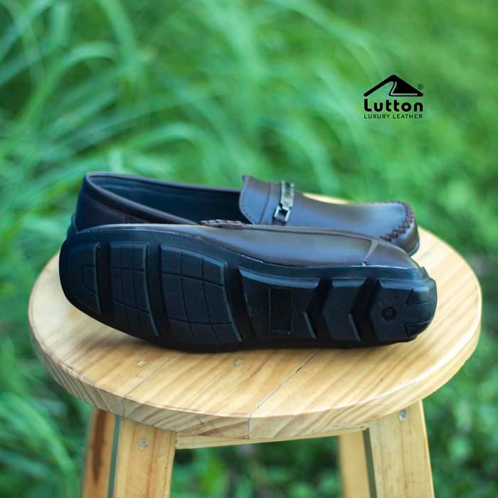 READY Sepatu Moccasin Pria Lutton A1 Slip On Kulit Sintetis Hitam Cokelat Nyaman Elegan Shoes