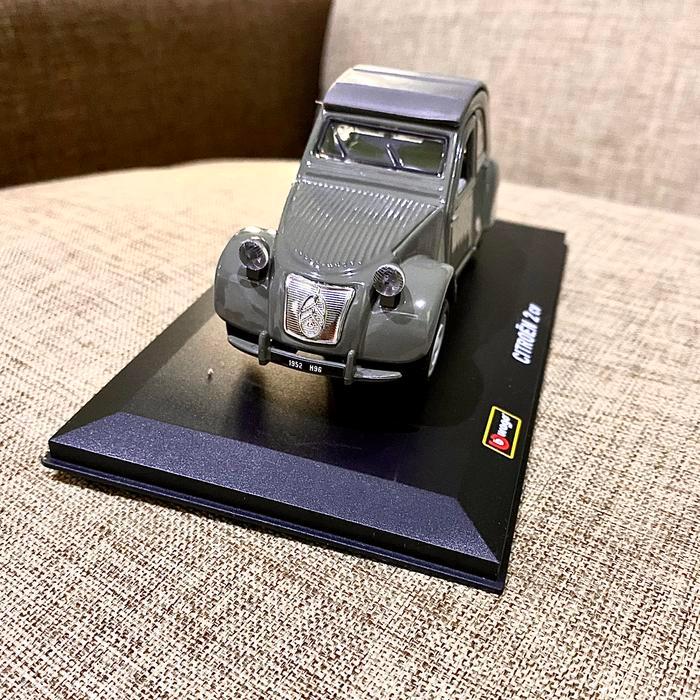 DIECAST BURAGO CLASSIC 1/32 CITROEN 2 CV