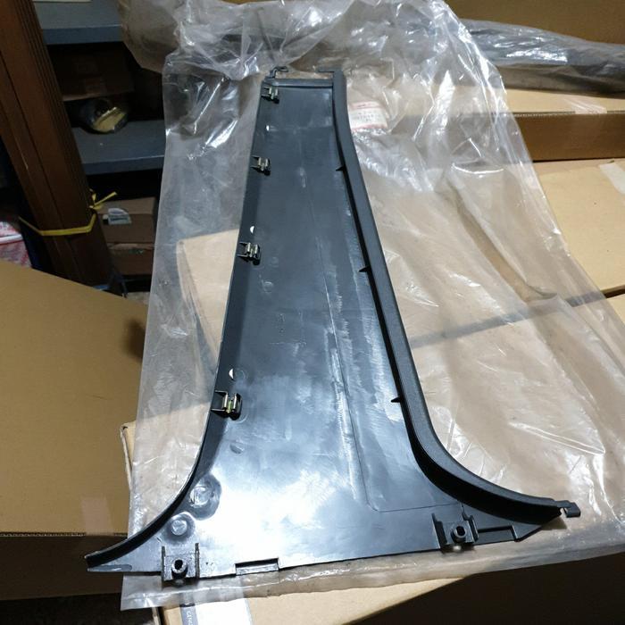 Trim Pillar B Kiri Abuabu Lancer Sl A170 1983 Mb203812 Code Kjo125
