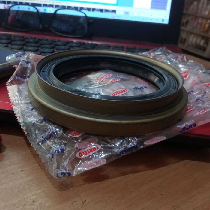 Oil Seal Rosa Belakang Dyna Double 90311-82001 --- Gcp34