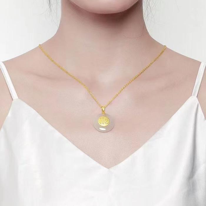 Kalung Emas Liontin Giok Putih dengan Ornamen Emas Mewah