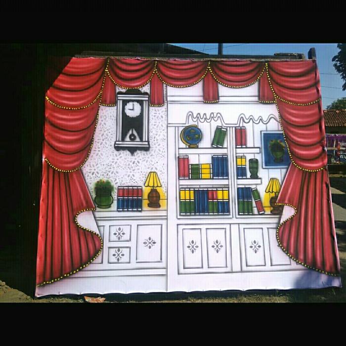 Background Wisuda Buku Merah Putih Terlaris