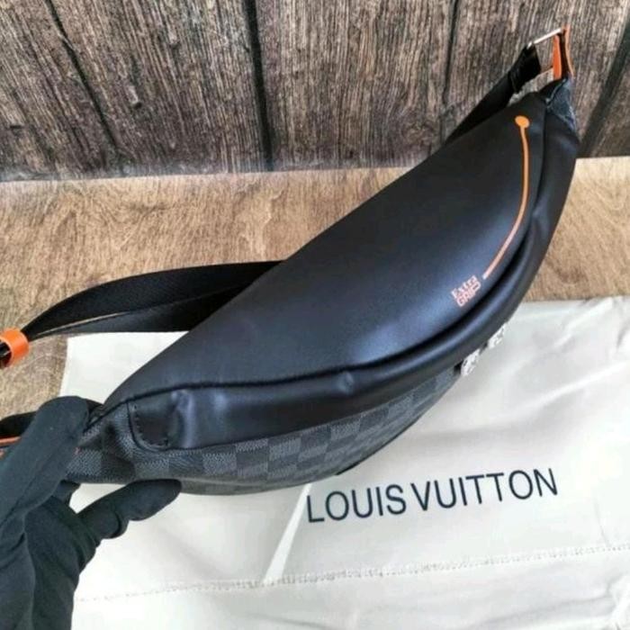 Laris Waistbag Bumbag Pria Lv5011 Discovery Graphite Cobalt Miror Terlariss 