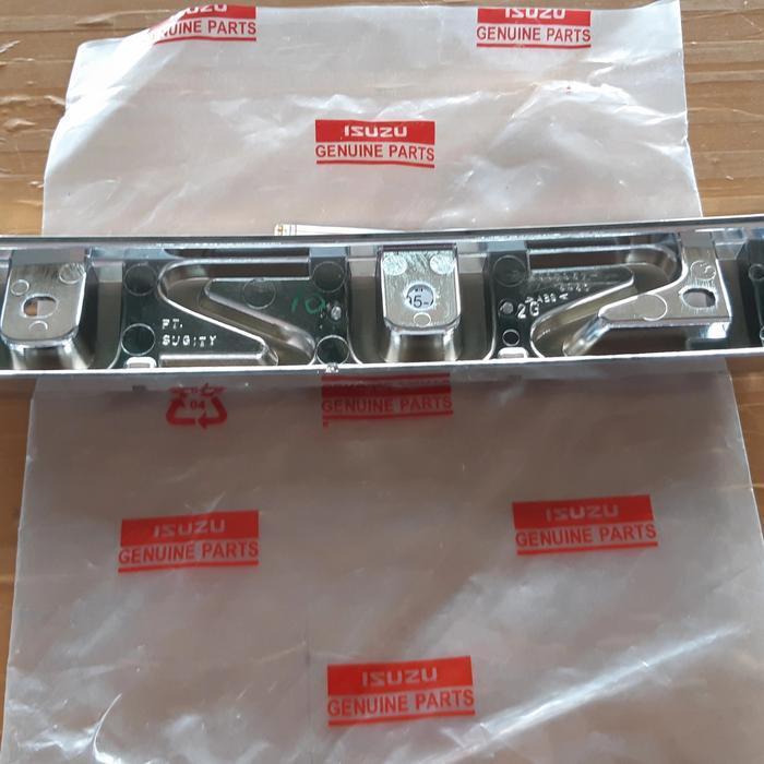 Emblem Isuzu Panther