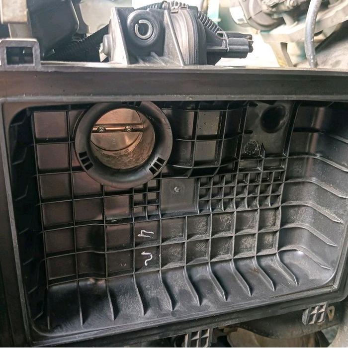 corong jahat Renault kwid