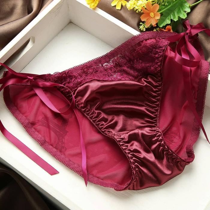 Push Up Bra Set Bh + Celana Dalam Wanita Sexy Elegant Model Lingerie Buka Depan Busa Renda Setelan
