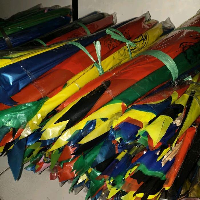 Layang layang plastik kelelawar 1pak isi 10pcs