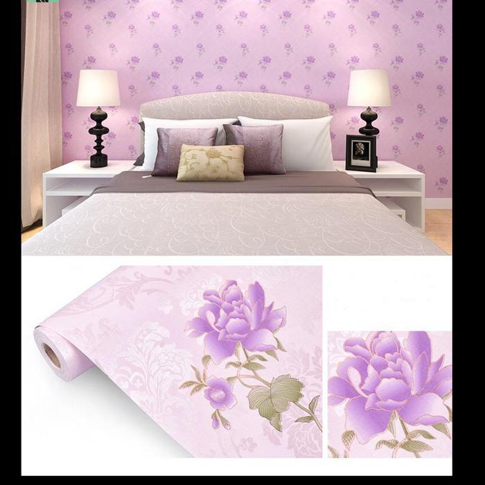 Wallpaper Dinding Ruang Tamu Motif Kilap Ungu