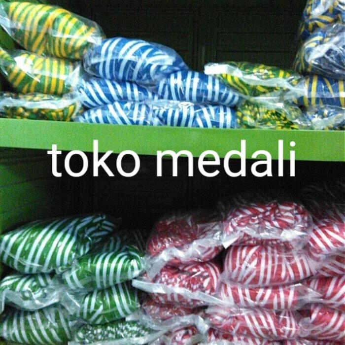 tali medali siap pakai