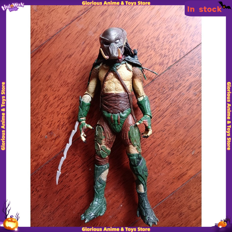In Stock NECA Predator Tracker Predator 2010 Vintage Action Figure Detailed Collectible Figure for