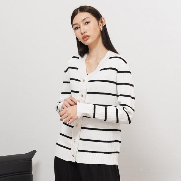 This Is April Baju Outerwear Cardigan Old Money Rajut Wanita Lengan Pajang Harlow Knit Black dan