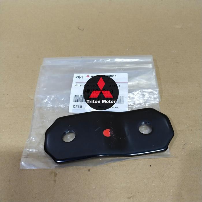Plate Spring Shackle Anting" Per Belakang Mitsubishi Triton