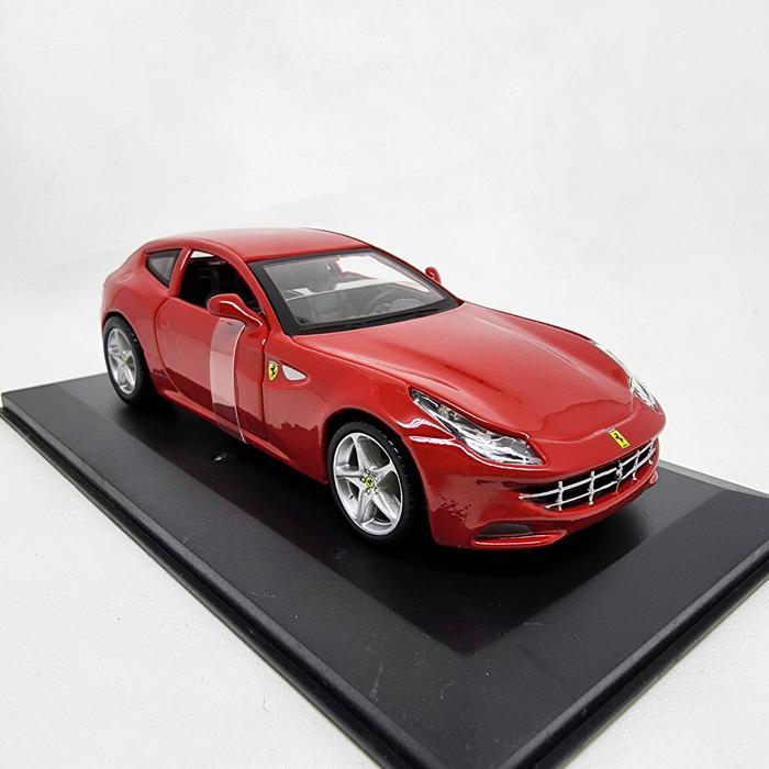 Diecast Ferrari FF Burago 1:32 Race & Play
