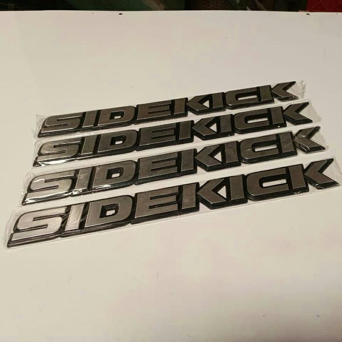 Emblem Sidekick Suzuki Vitara Escudo Part