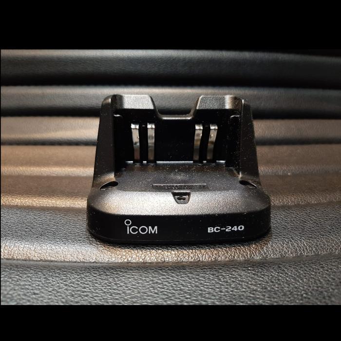 CHARGER HT ICOM V86 CHARGER HT ICOM IC V86 BC-240