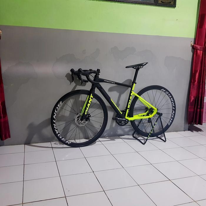 sepeda giant road bike