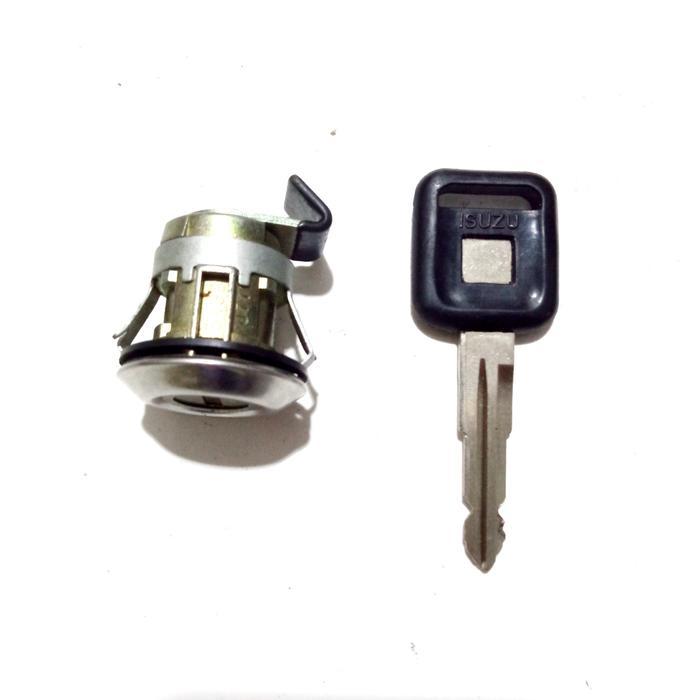 Kunci Tutup Tangki Solar Isuzu Panther Kotak