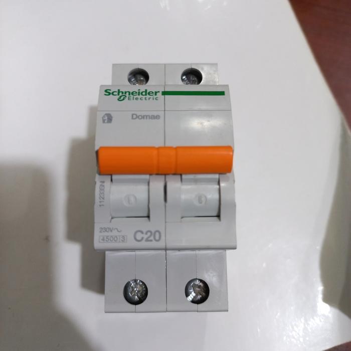 Mcb Schneider 2Pole 20A Domae