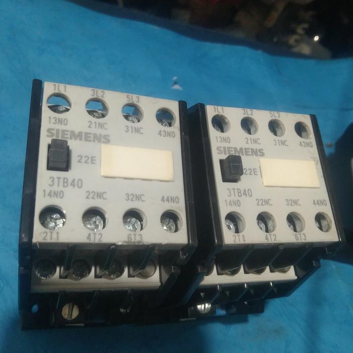 Magnetic Contactor Kontaktor SIEMENS 3TB40 22E 20A 220V.