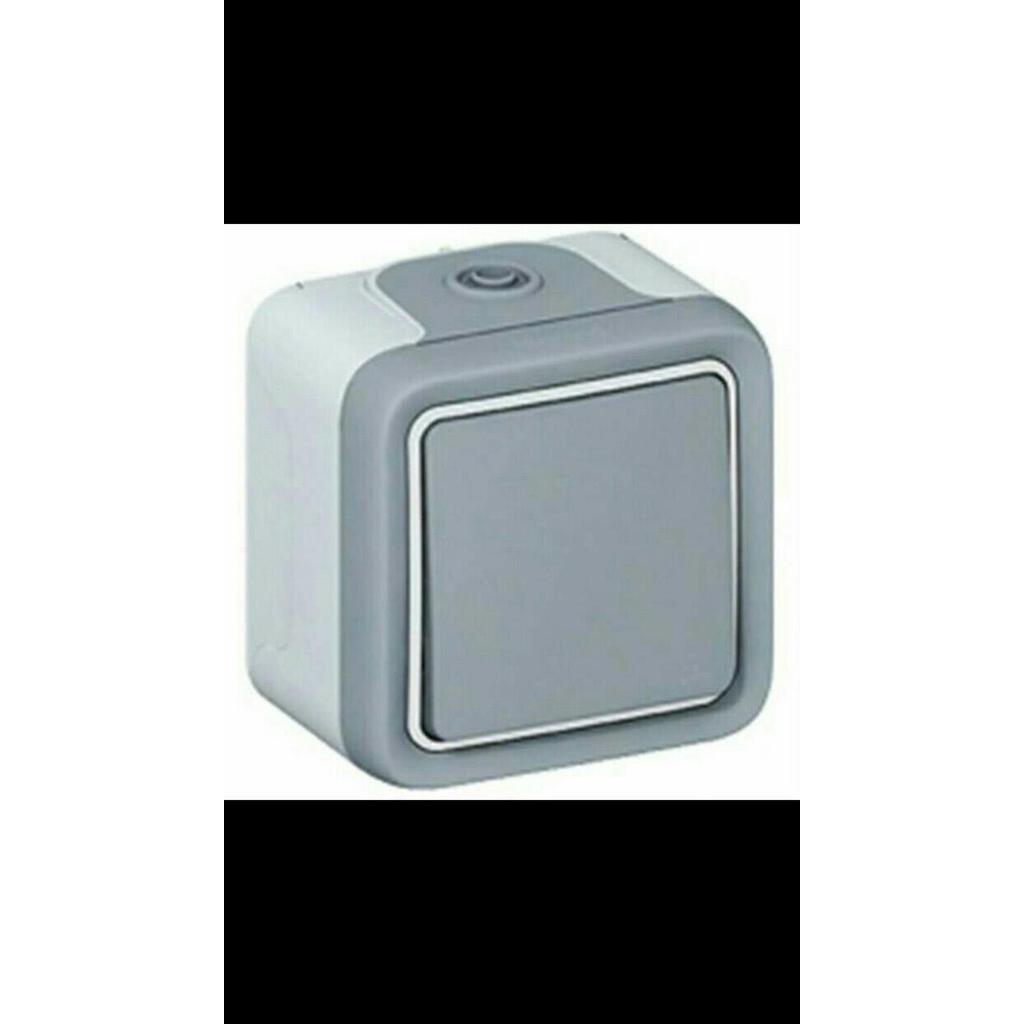 Saklar Tunggal Legrand Waterproof Saklar Single Outbow Legrand 069711